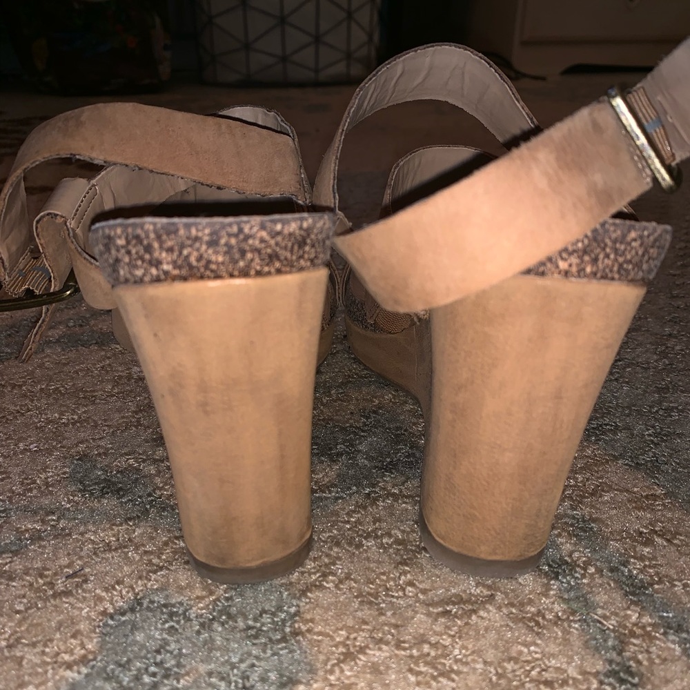 Tan espadrilles - Picture 2 of 3